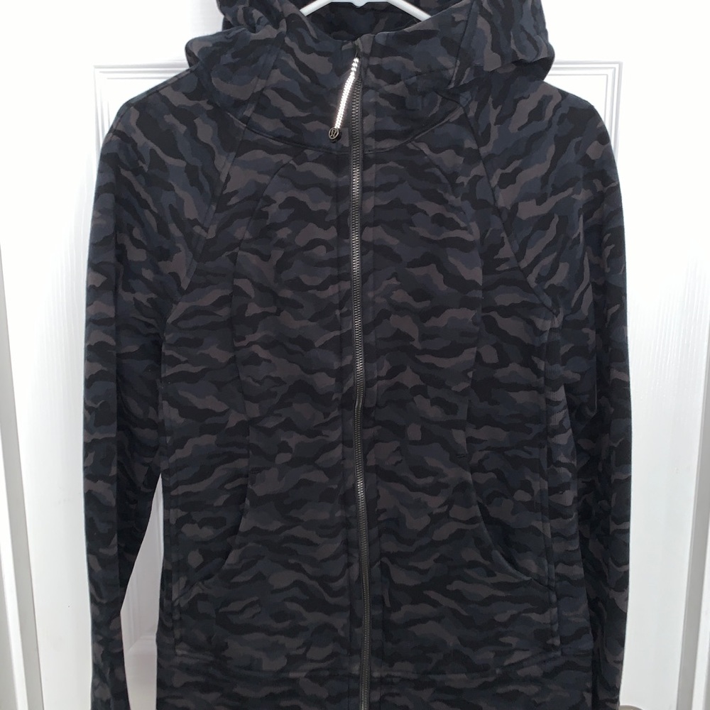 Lululemon Scuba size 8